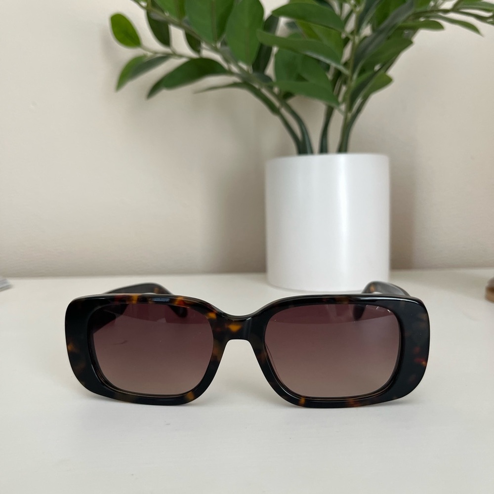 QUAY KARMA SUNGLASSES